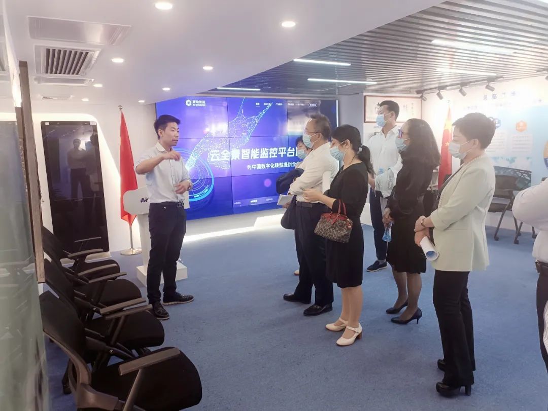 广州市人大常委会调研组走访调研掌动智能